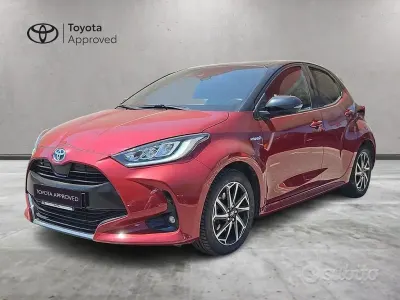 Usata Toyota Yaris Hybrid Style 115 CV (84 kW) 2021 Rosso Berlina