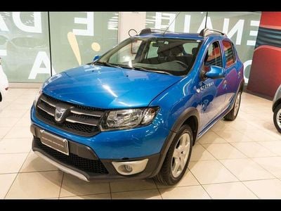 Usata Dacia Sandero Prestige 90 CV (66 kW) 2015 Blu/azzurro Utilitaria