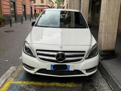 Usata Mercedes B180 109 CV (80 kW) 2012 Bianco Monovolume
