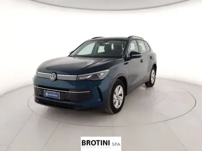 Usata VW Tiguan Life 150 CV (110 kW) 2025 Blu/azzurro SUV