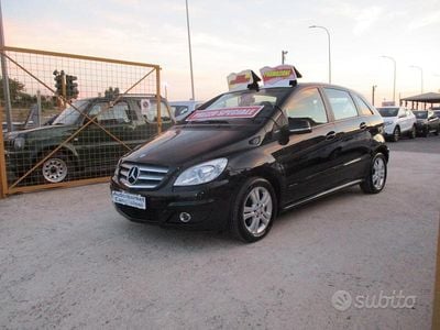 Usata Mercedes B180 116 CV (85 kW) 2011 Nero Monovolume