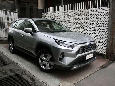 Usata Toyota RAV4 Hybrid Business Edition 178 CV (130 kW) 2019 Platinum silver met. SUV