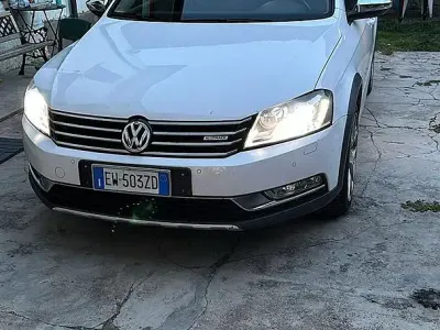 Usata VW Passat 177 CV (130 kW) 2014 Bianco Station wagon