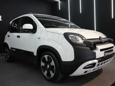 Usata Fiat Panda Cross 65 CV (47 kW) 2026 Bianco Utilitaria