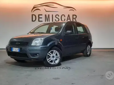Usata Ford Fusion 80 CV (58 kW) 2003 Bluazzurro Utilitaria