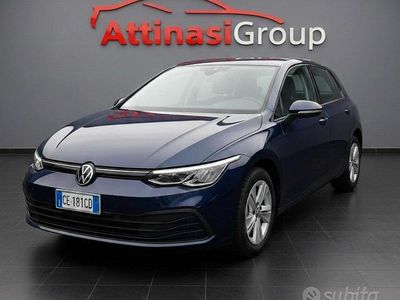 Usata VW Golf VIII Life 115 CV (84 kW) 2021 Blu Berlina