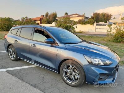 Blu/azzurro Usata 2020 Ford Focus ST-Line Station wagon | 16.500 € (Buon prezzo)