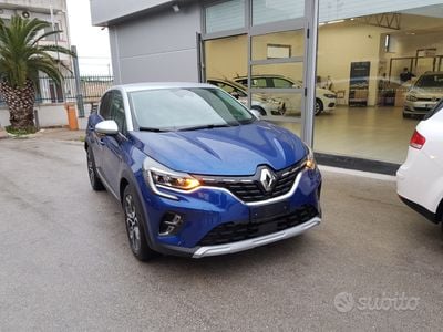 Usata Renault Captur Initiale 160 CV (117 kW) 2021 Blu SUV