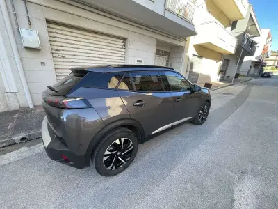 Usata Peugeot 2008 Allure 131 CV (96 kW) 2023 SUV