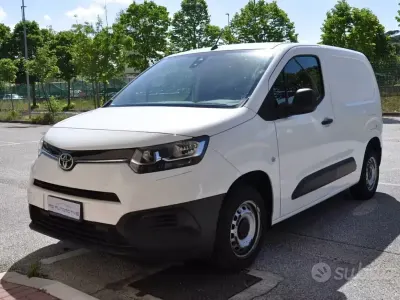 Usata Toyota Proace City Active 76 CV (55 kW) 2021 Bianco Monovolume