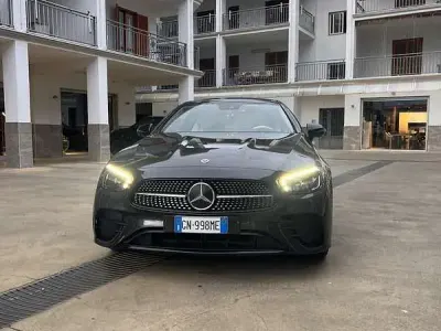 Usado Mercedes E300 Premium Plus 245 CV (180 kW) 2023 Coupe