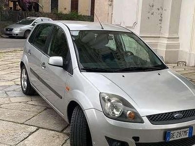 Begagnad Ford Fiesta Collection 68 HK (50 kW) 2006 Halvkombi