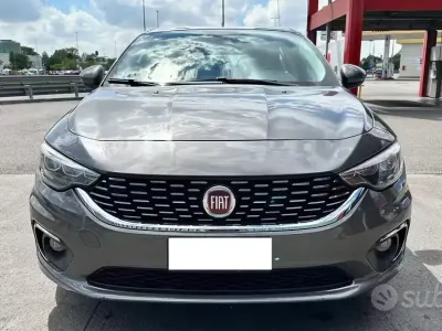 Usata Fiat Tipo Lounge 95 CV (69 kW) 2017 Grigio Berlina
