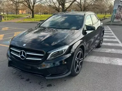Usado Mercedes GLA200 Business 136 CV (100 kW) 2016 Negro SUV