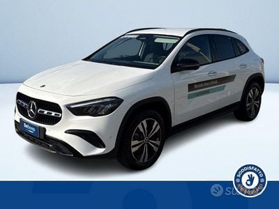 Usata Mercedes GLA180 Advanced Plus 116 CV (85 kW) 2024 Bianco pastello SUV
