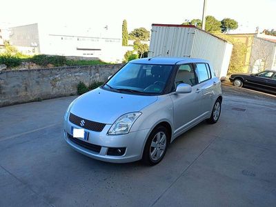 Begagnad Suzuki Swift GL 91 HK (66 kW) 2008 Silver Halvkombi