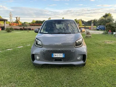 Usata Smart ForTwo Coupé 41 kW (56 CV) 2023 Grigio Utilitaria