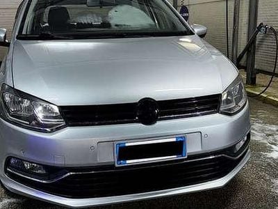 Usata VW Polo Comfortline 90 CV (66 kW) 2017 Argento Berlina