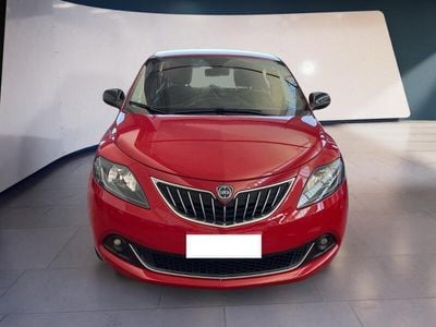 Usata Lancia Ypsilon Gold 70 CV (51 kW) 2021 Rosso Utilitaria