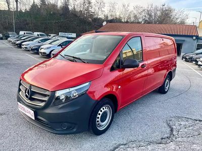 Brugt Mercedes Vito 114 HK (83 kW) 2017 Rød Van