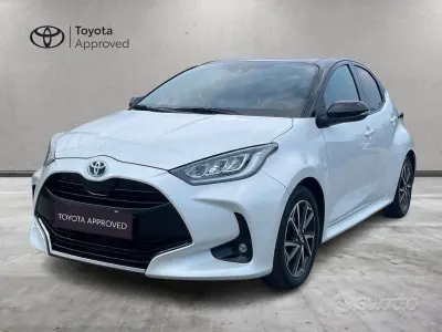 Usata Toyota Yaris Hybrid Style 92 CV (67 kW) 2021 Bianco Berlina