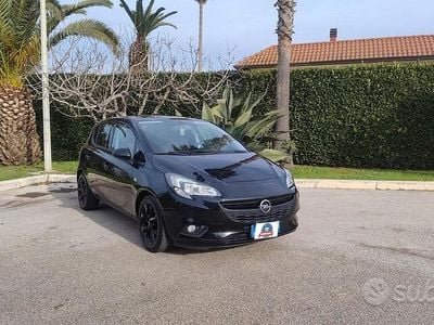 Usado Opel Corsa 69 HP (50 kW) 2017 Preto Sedan