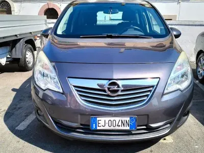 Usata Opel Meriva 95 CV (69 kW) 2012 Grigio Monovolume