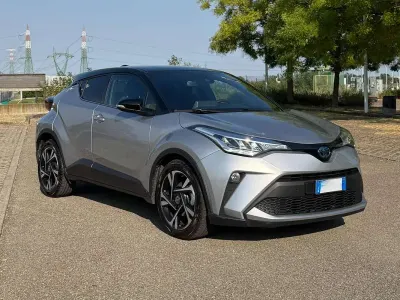 Usata Toyota C-HR Trend 98 CV (72 kW) 2022 Argento SUV