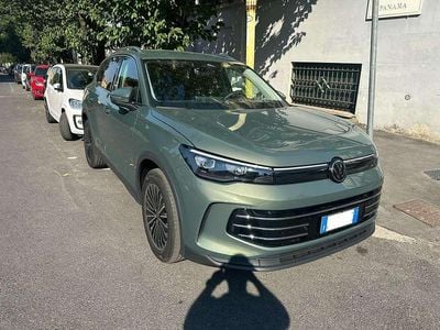 Usata VW Tiguan Elegance 150 CV (110 kW) 2025 Verde SUV