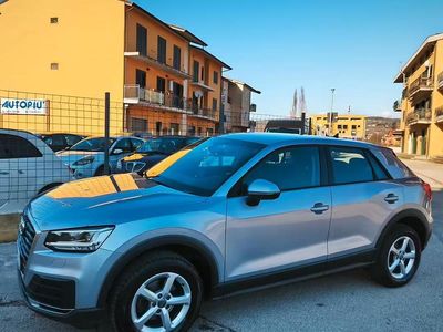 Begagnad Audi Q2 Business 115 HK (84 kW) 2019 Grå SUV