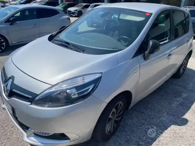 Usata Renault Scénic III LIMITED 110 CV (80 kW) 2015 Grigio Monovolume
