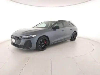 Usata Audi A5 S-Line 299 CV (219 kW) 2025 Blu horizon metallizzato Station wagon
