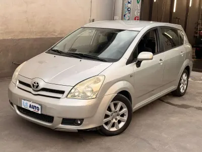 Usata Toyota Corolla 136 CV (100 kW) 2006 Argento Monovolume