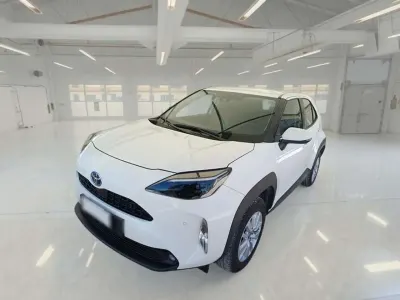 Usata Toyota Yaris Cross Business Edition 92 CV (67 kW) 2023 Bianco SUV