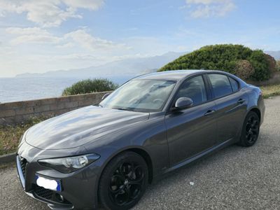 Usata Alfa Romeo Giulia 150 CV (110 kW) 2018 Grigio Berlina