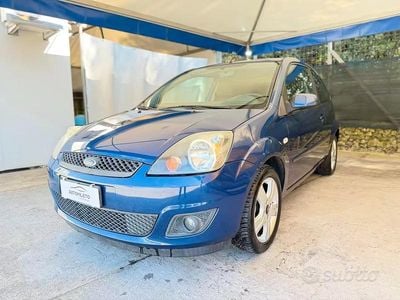 Begagnad Ford Fiesta Ghia 74 HK (54 kW) 2008 Blå Halvkombi