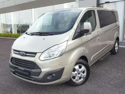 Usata Ford Tourneo Titanium 131 CV (96 kW) 2017 Grigio Monovolume