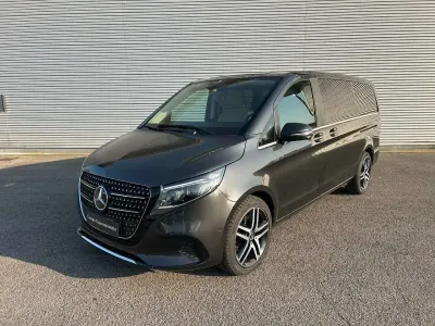 Begagnad Mercedes V300 Avantgarde 237 HK (174 kW) 2024 Grå Minibuss
