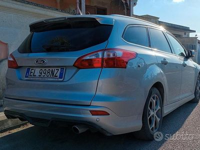 Usata Ford Focus 163 CV (119 kW) 2012 Grigio Station wagon
