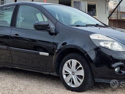 Usata Renault Clio II 75 CV (55 kW) 2010 Nero Berlina
