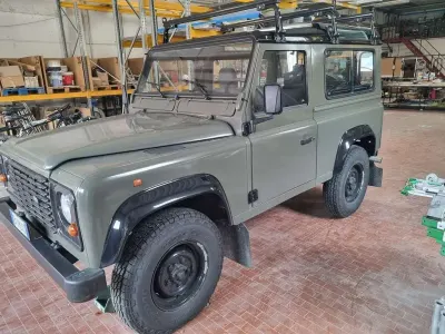 Usata Land Rover Defender 122 CV (89 kW) 1999 SUV