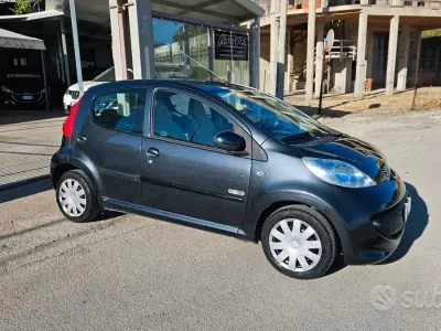 Usata Peugeot 107 68 CV (50 kW) 2007 Nero Utilitaria