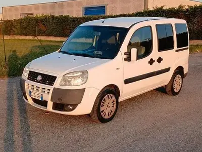 Usata Fiat Doblò 85 CV (62 kW) 2010 Monovolume