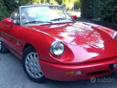 Usata Alfa Romeo Spider 122 CV (89 kW) 1991 Rosso Cabrio