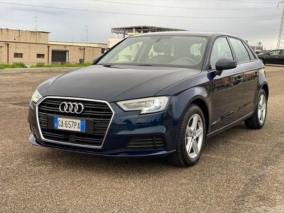 Usata Audi A3 Business 150 CV (110 kW) 2020 Blu Berlina
