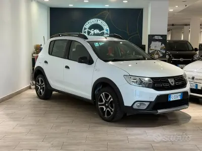 Usata Dacia Sandero Stepway 90 CV (66 kW) 2018 Bianco Berlina
