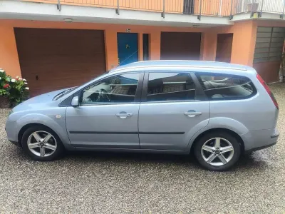 Usado Ford Focus Style 90 HP (66 kW) 2007 Azul Carrinha