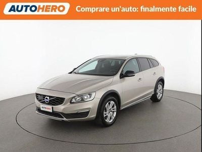 Usata Volvo V60 CC Momentum 150 CV (110 kW) 2017 Beige Station wagon