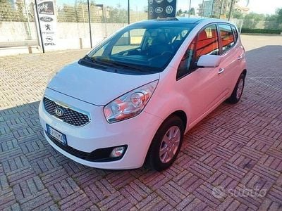 Usata Kia Venga 115 CV (84 kW) 2011 Bianco Utilitaria