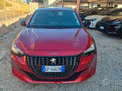 Usata Peugeot 208 Active 75 CV (55 kW) 2023 Rosso Utilitaria